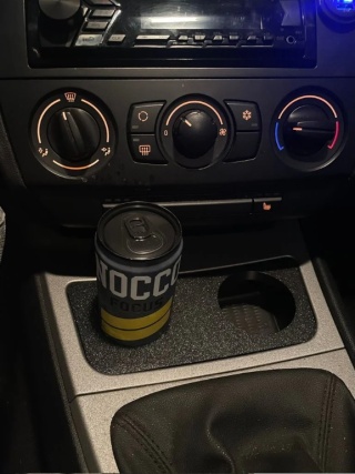 Uchwyt na kubki puszki BMW serii 1 E87 330ml 500ml bezinwazyjny montaż